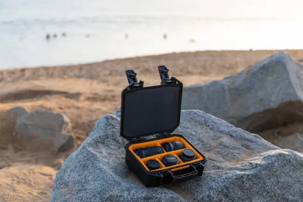 pelican-v100-vault-photo-case