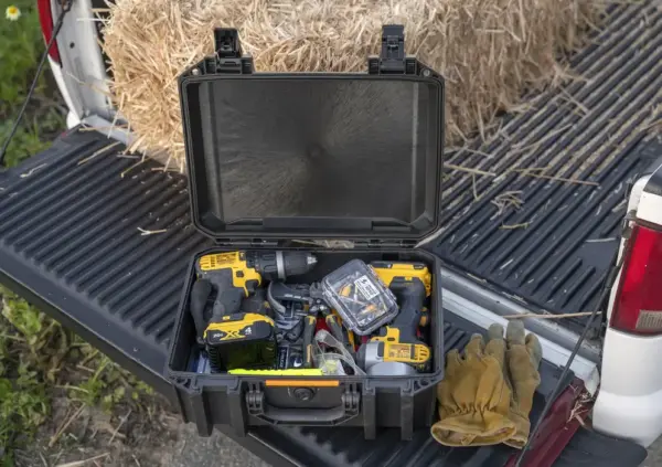 pelican-vault-v300c-black-tools